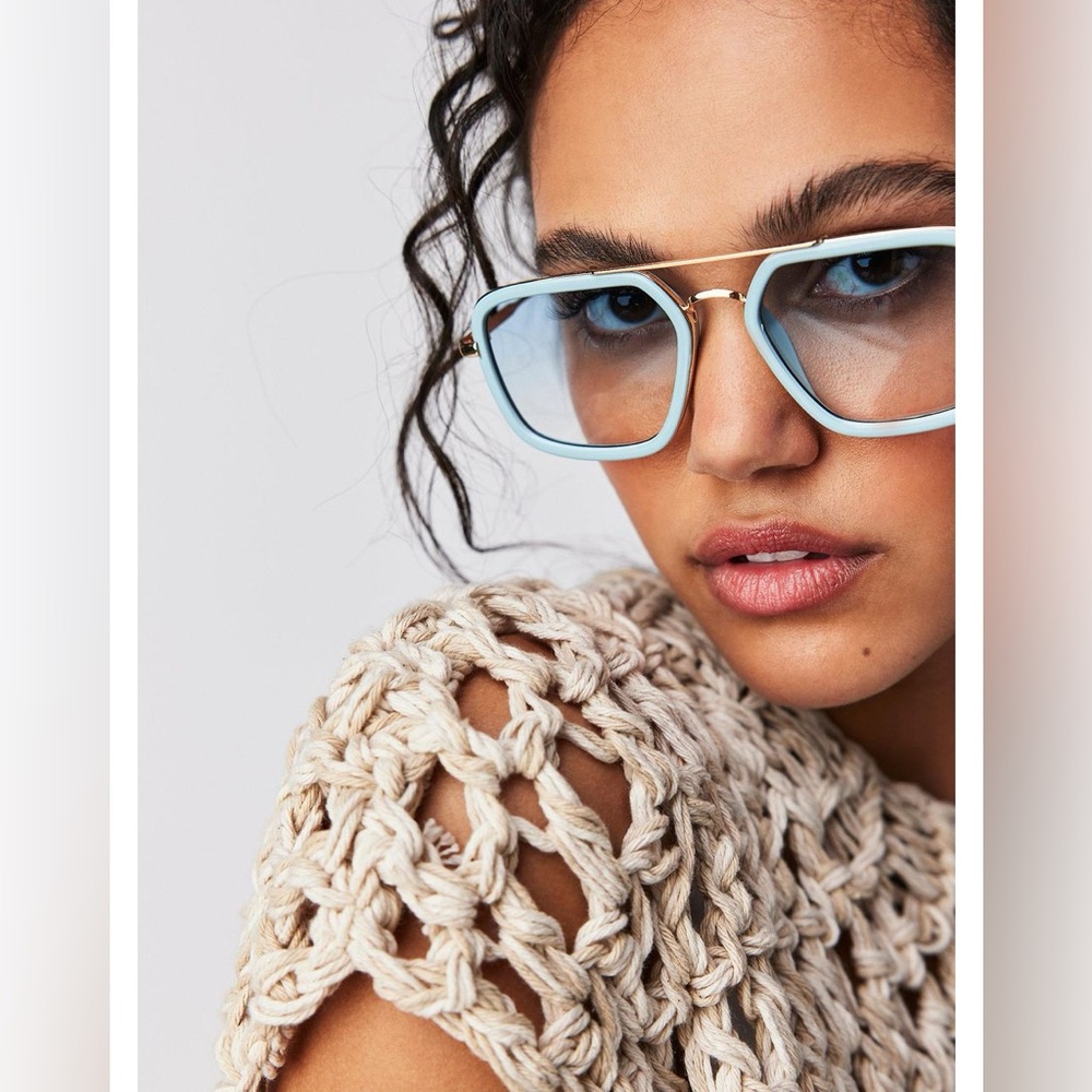 Free People Luna Classic Aviator Sunglasses ☁️ Cloud Blue 🩵 NWOT Sold Out Color - Picture 3 of 7